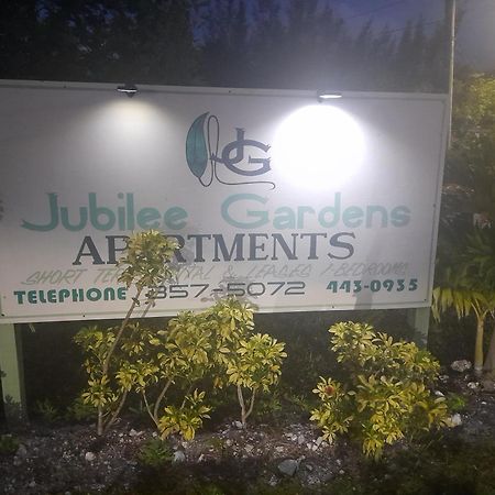 Jubilee Gardens Freeport Hotel Bagian luar foto